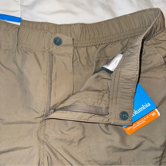 NWT - Columbia Women's Sandy River Cargo Shorts in Tusk - Picture 9 of 16